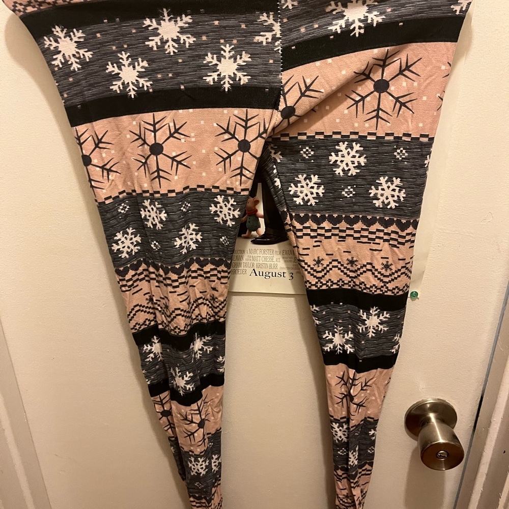 Just One size small snowflakes pink and grey leggings